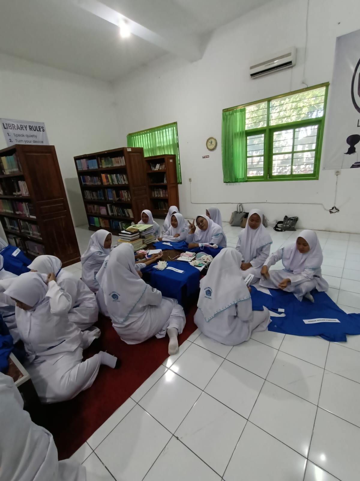 PERPUSTAKAAN SMK GRAHA HUSADA